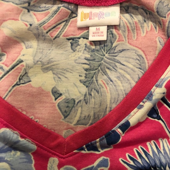 LLR V NECK TOP - Picture 3 of 3